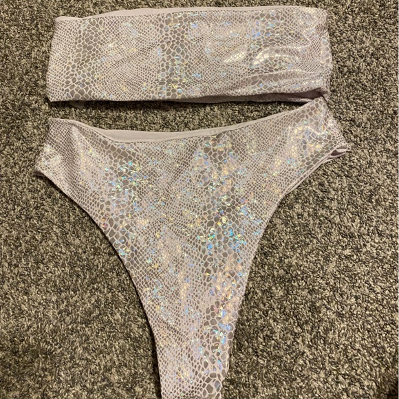 Metallic Snakeskin print strapless bikini - Picture 3 of 5